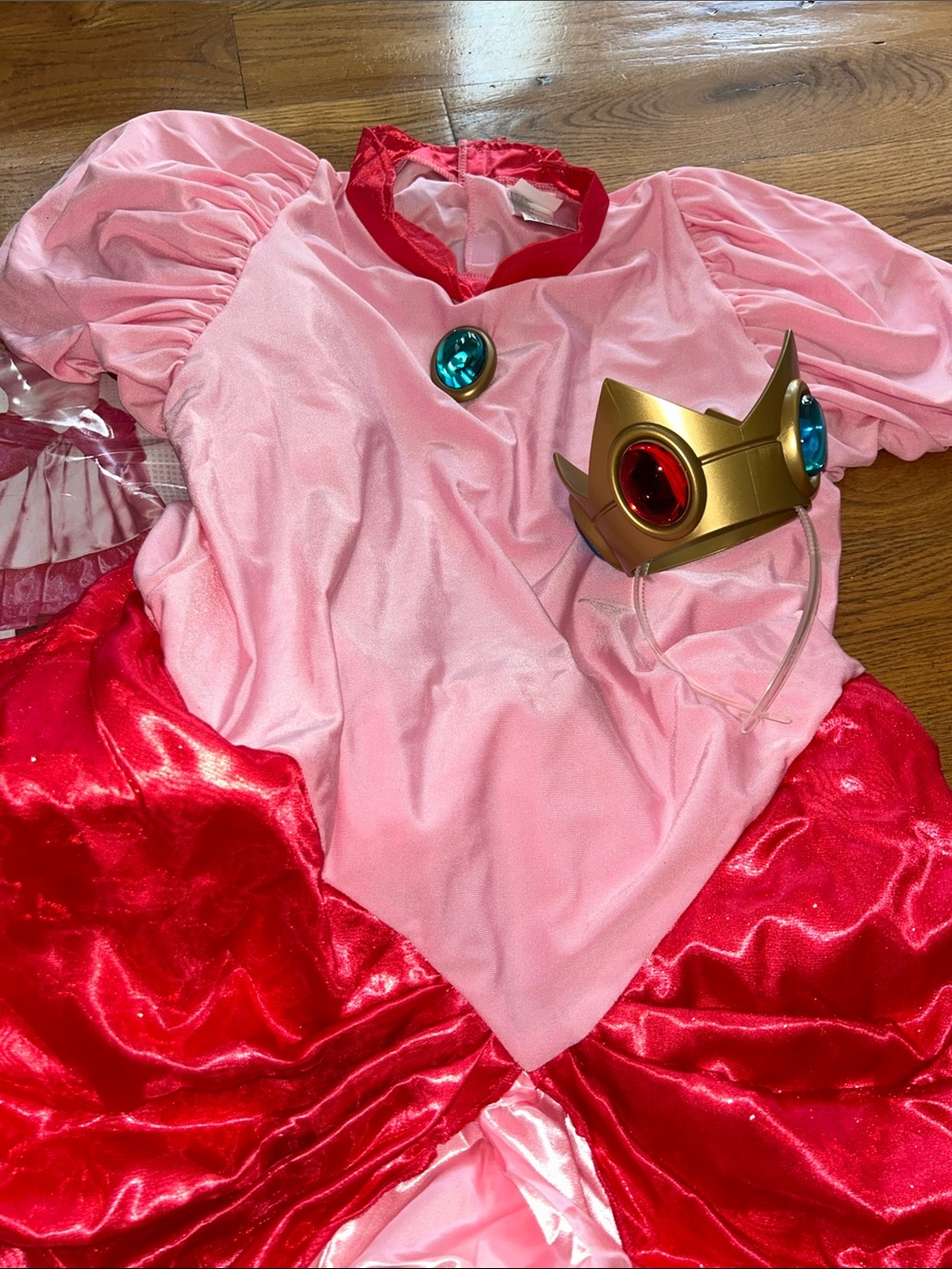 👑🍑Women’s Nintendo Princess Peach Costume - Picture 6 of 8